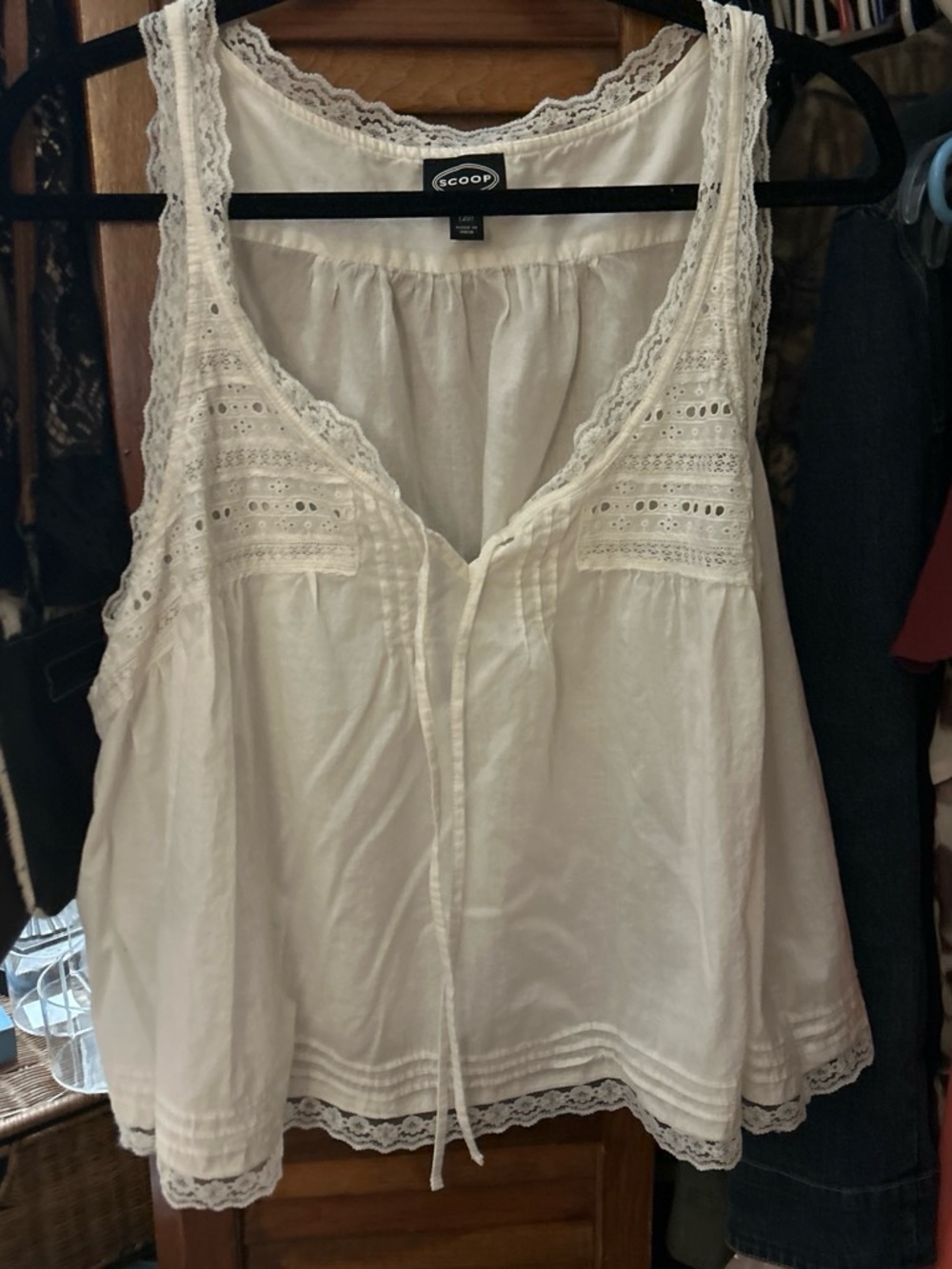 Scoop White Lace-Trim Sleeveless Tank Top